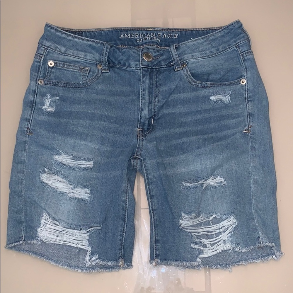 American Eagle Midi ripped shorts